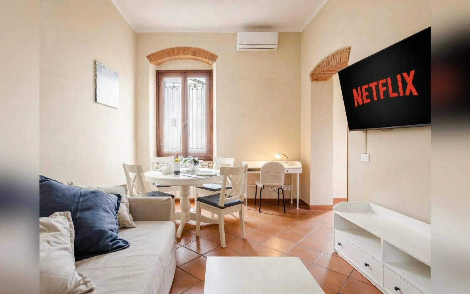 Oasis Apartment — Appartamenti con vasca idromassaggio e parcheggio a Prato, — galleria foto 12